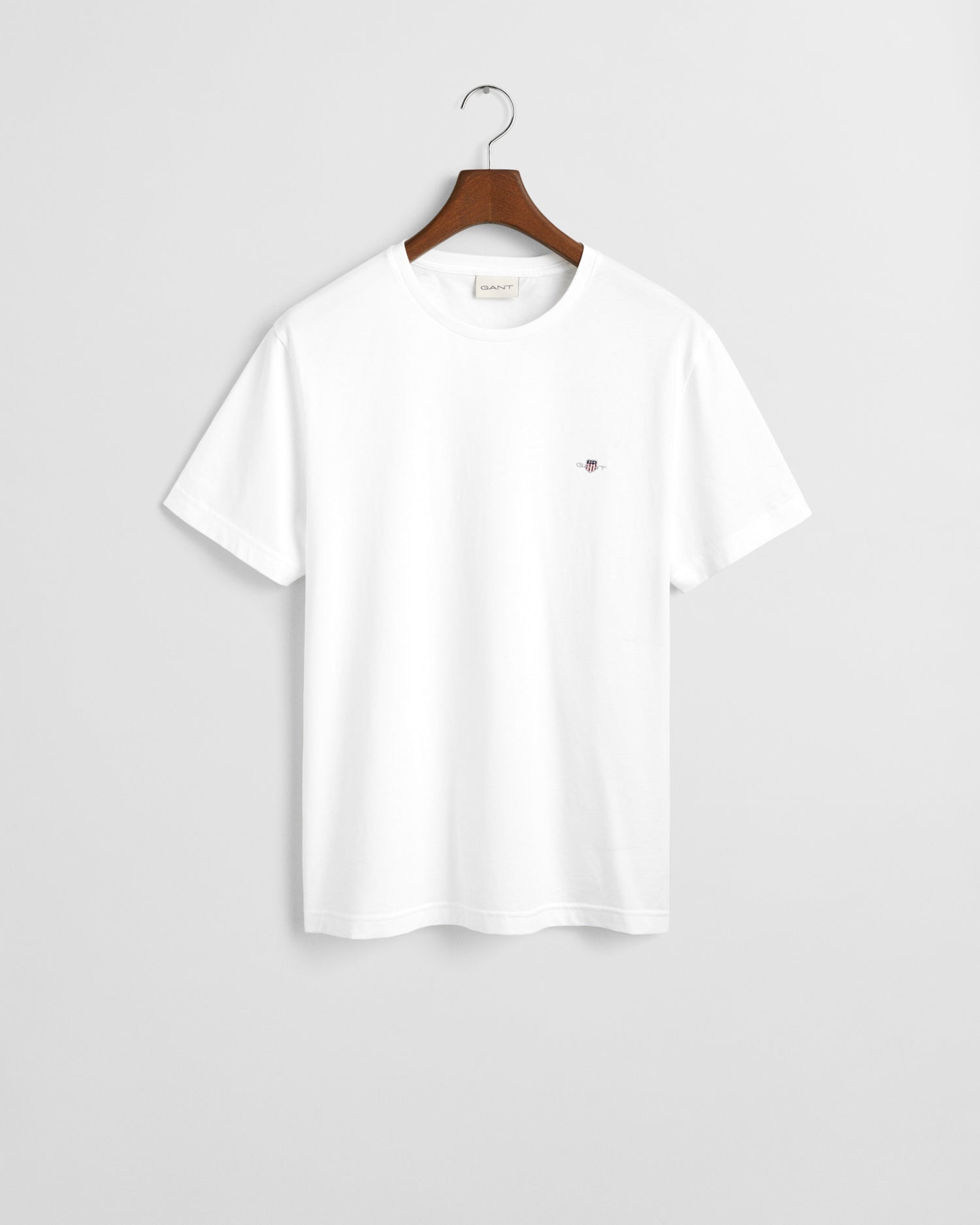 GANT Regular Shield T-Shirt - Matt O'Brien Fashions